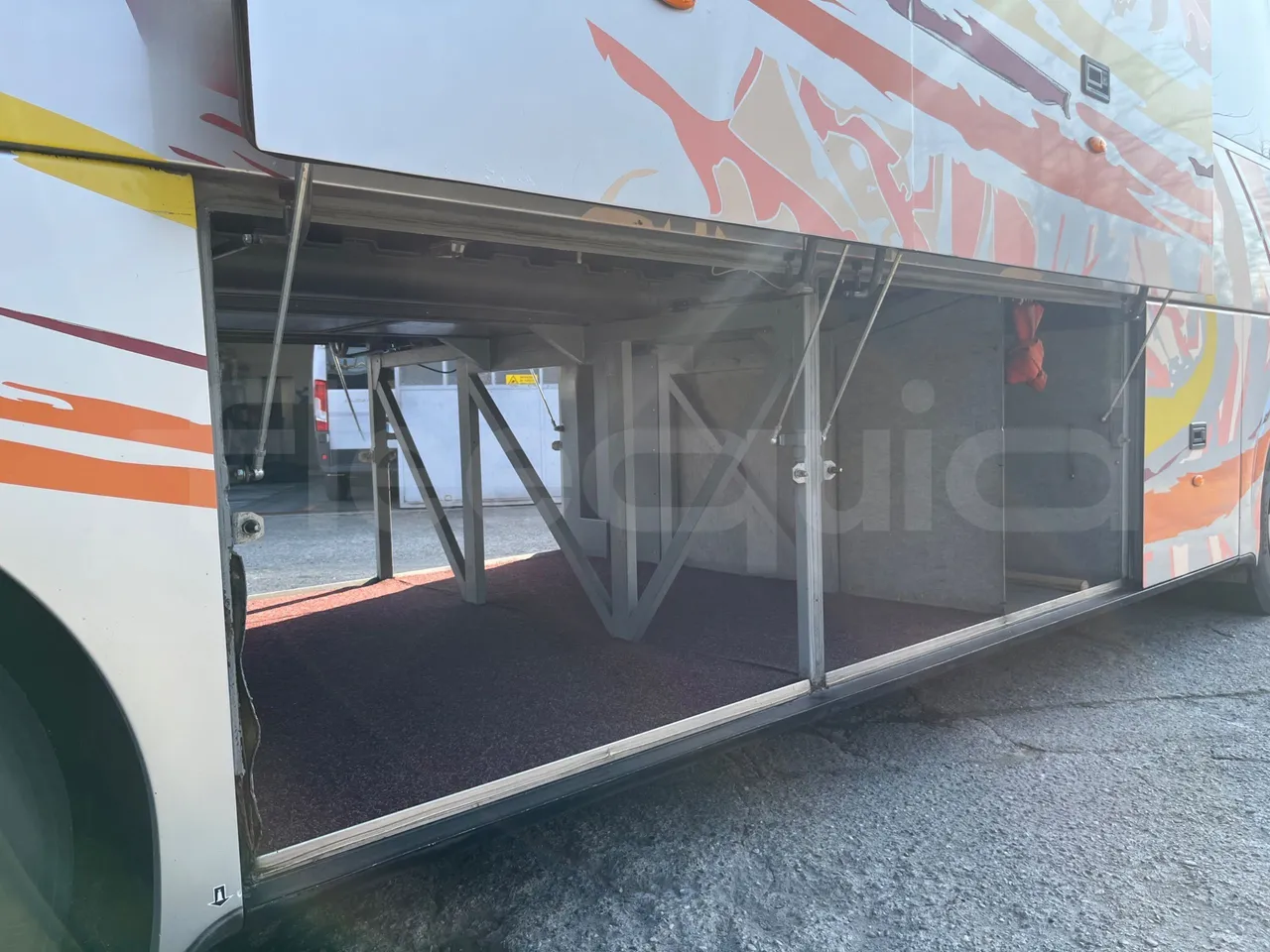 Volvo Barbi Genesis B12B - EUR3 - 309kW - 12.000m - internal frame rust check