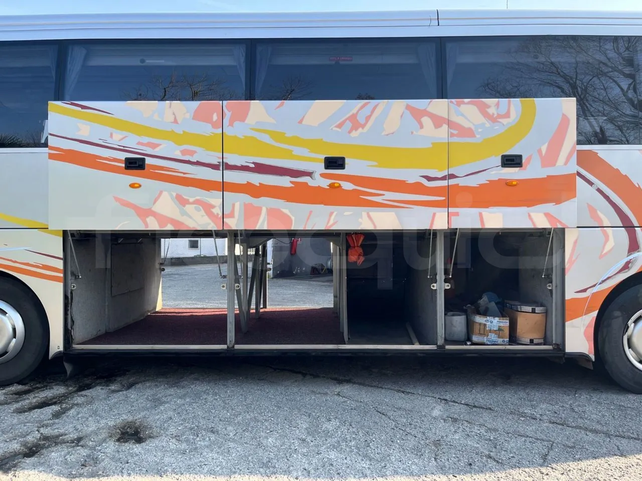 Volvo Barbi Genesis B12B - EUR3 - 309kW - 12.000m - luggage rack photo