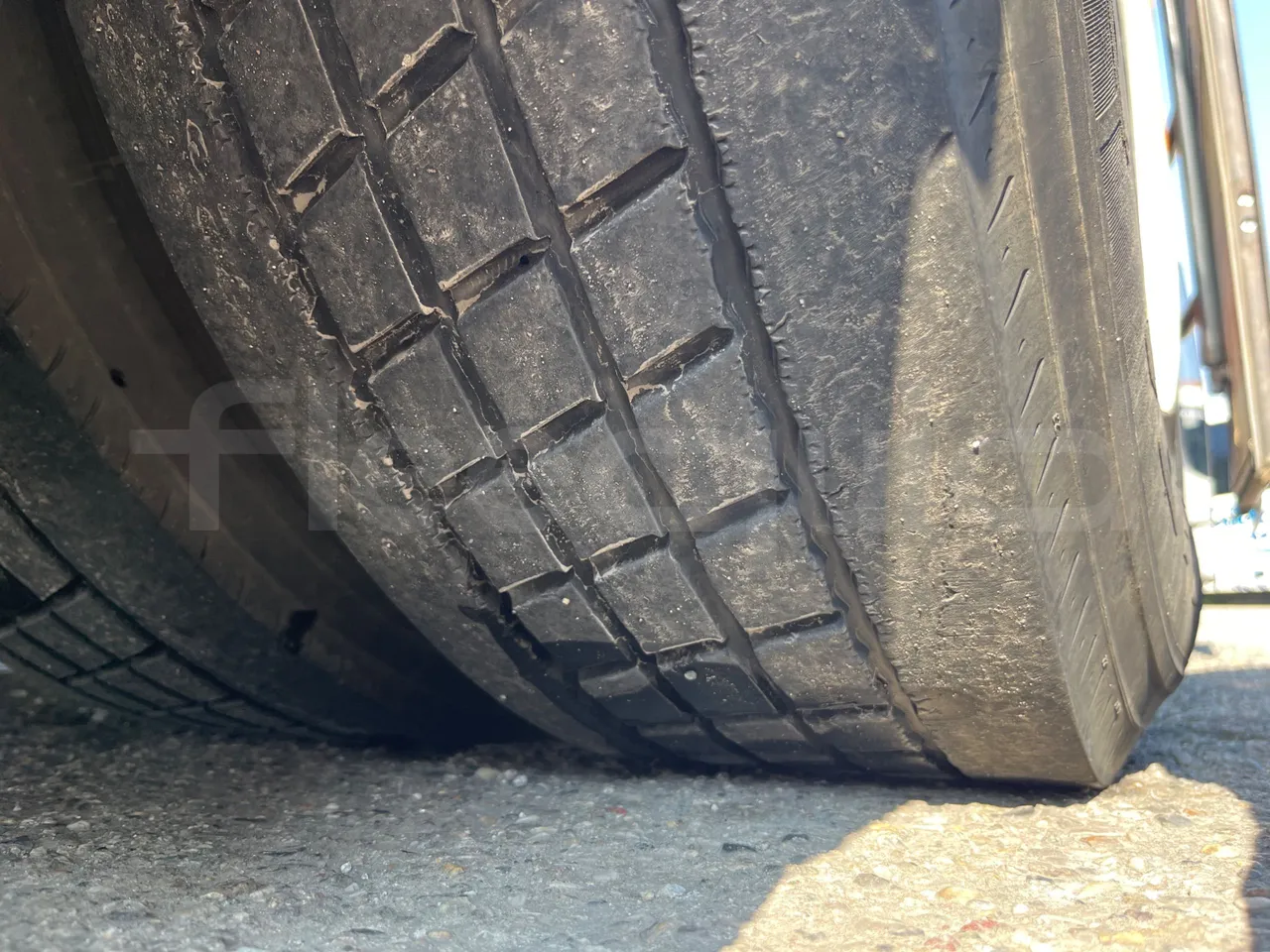 Volvo Barbi Genesis B12B - EUR3 - 309kW - 12.000m - tread condition second axle tires left