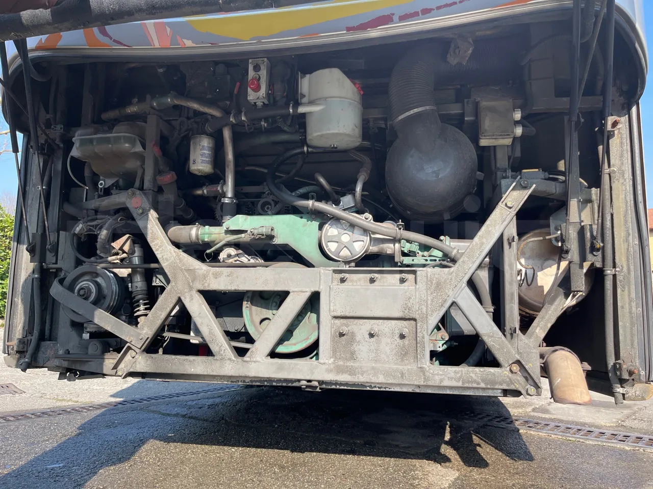 Volvo Barbi Genesis B12B - EUR3 - 309kW - 12.000m - rear hatch open