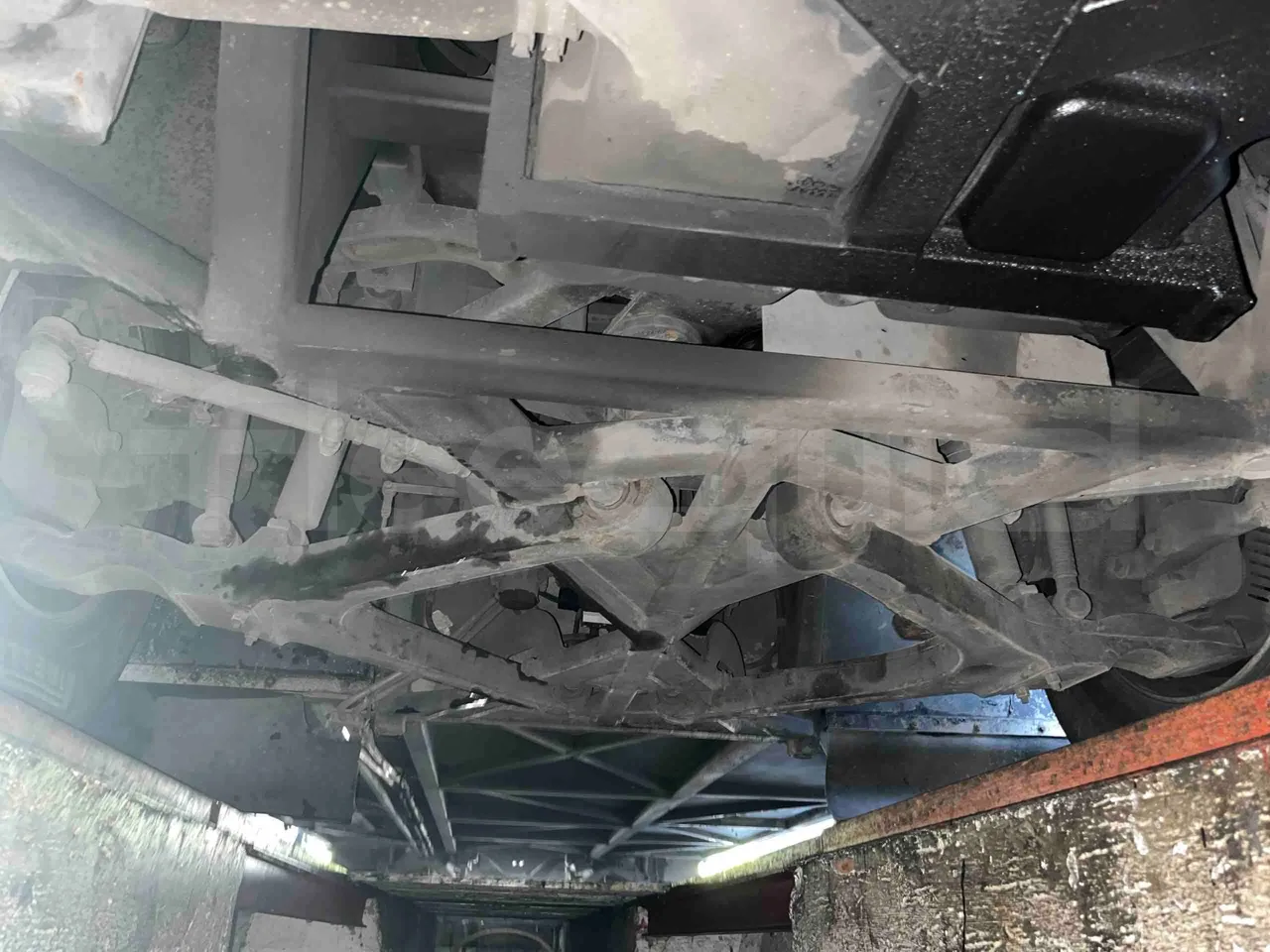 Volvo Barbi Genesis B12B - EUR3 - 309kW - 12.000m - front axle central