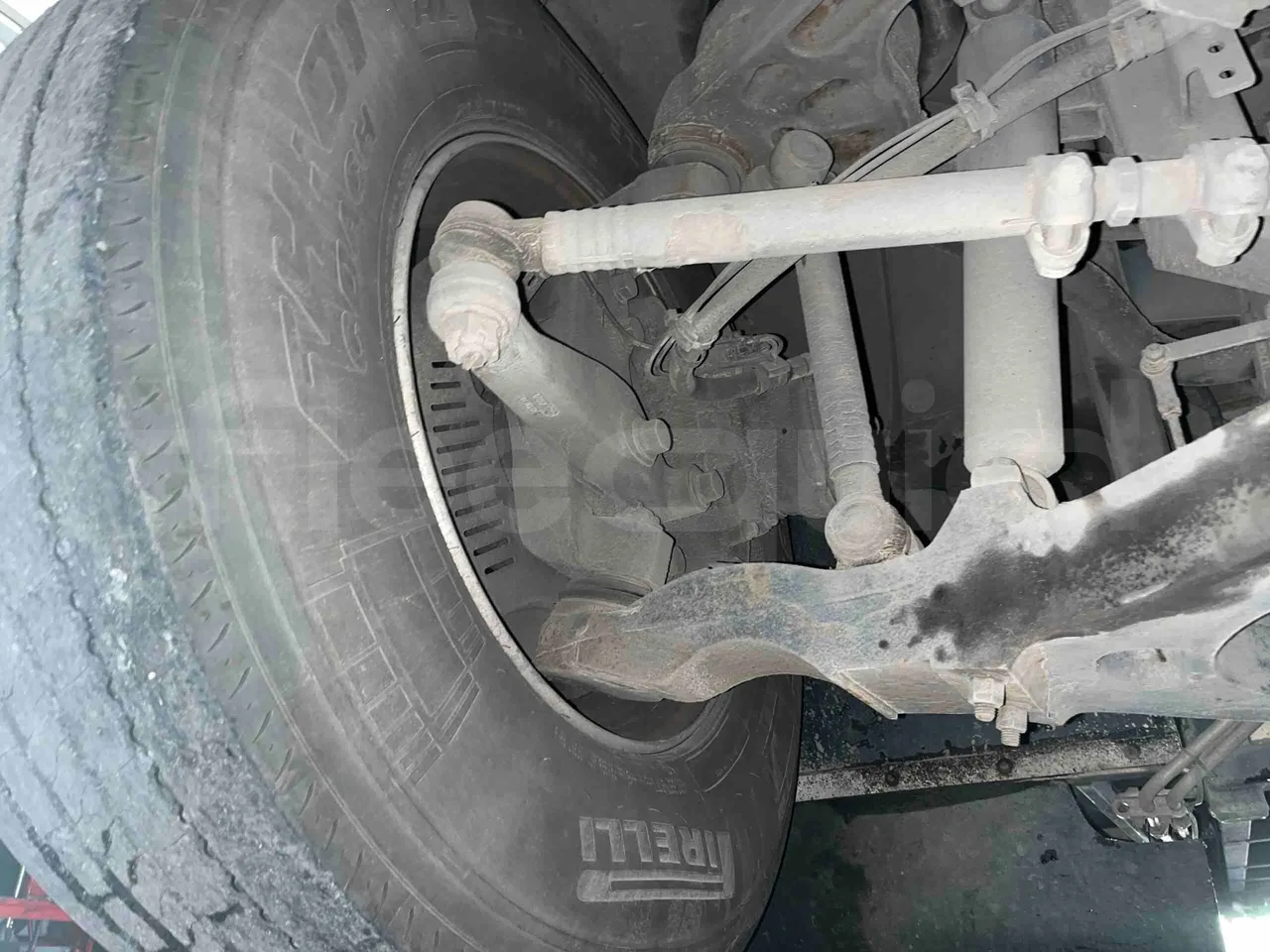 Volvo Barbi Genesis B12B - EUR3 - 309kW - 12.000m - front axle right side