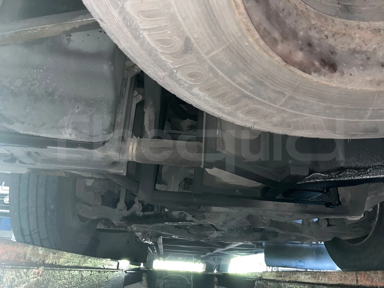 Volvo Barbi Genesis B12B - EUR3 - 309kW - 12.000m - front undercarriage from front