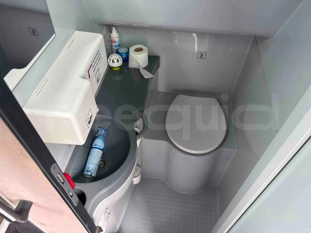 Setra S516 HD - EUR6 - 350kW - 13.115m - toilette accessories photo