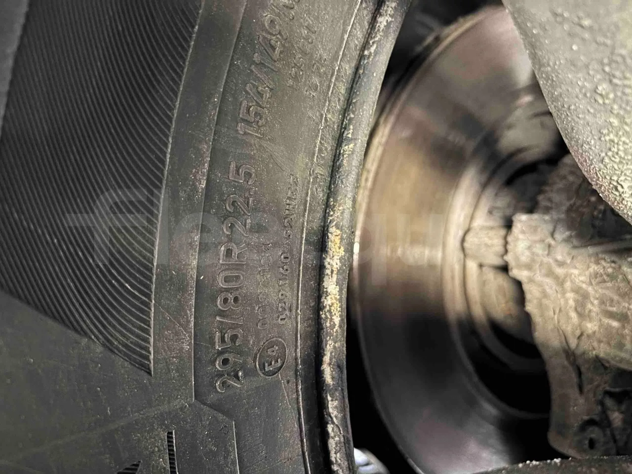 Setra S516 HD - EUR6 - 350kW - 13.115m - axle 2 discs right