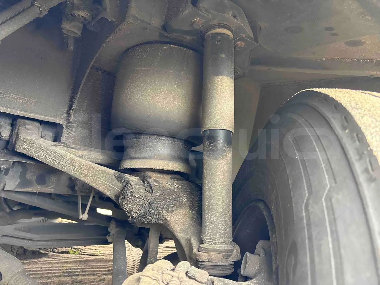 Setra S516 HD - EUR6 - 350kW - 13.115m - front shock absorbers left