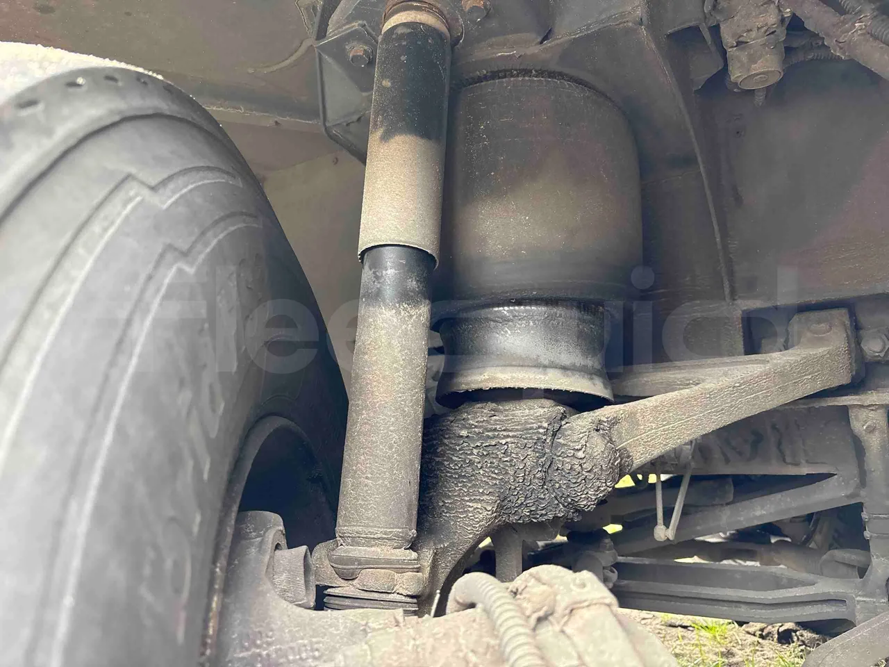 Setra S516 HD - EUR6 - 350kW - 13.115m - front shock absorbers right