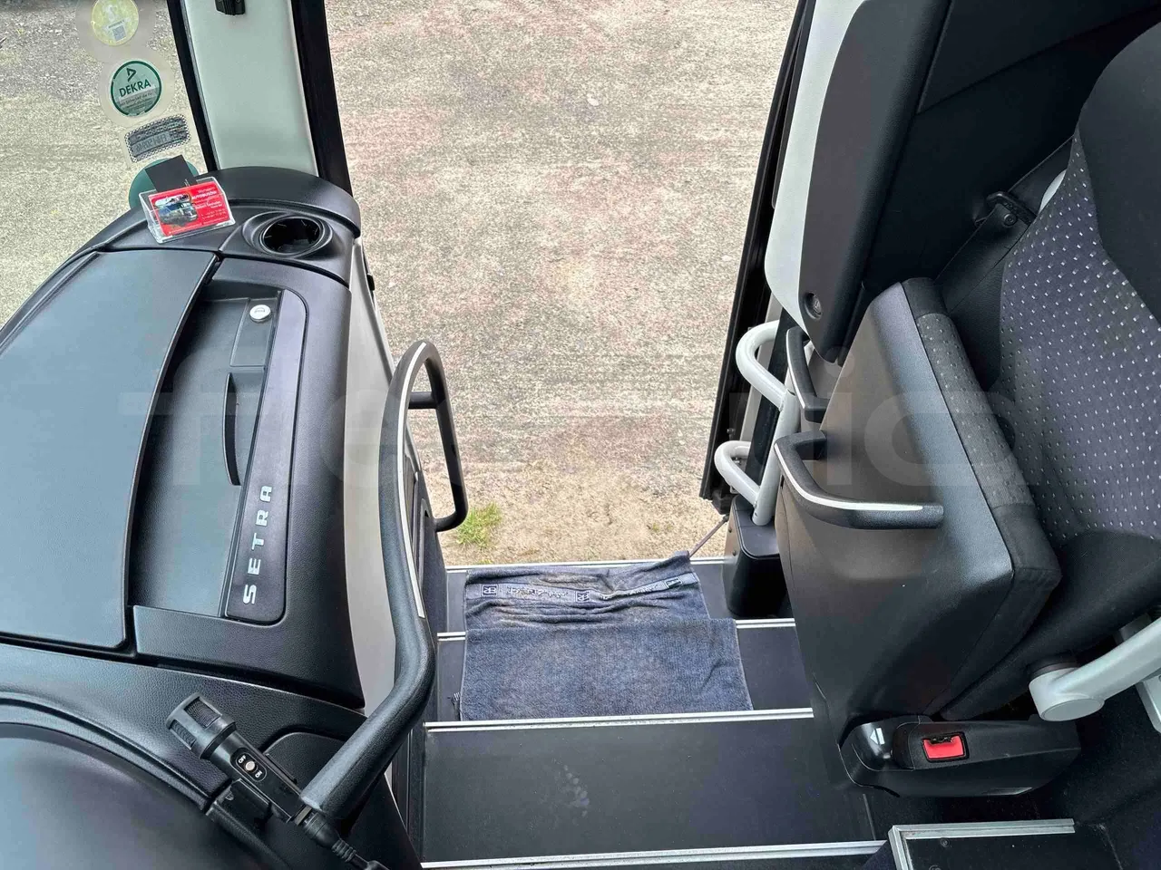 Setra S516 HD - EUR6 - 350kW - 13.115m - handrails photo