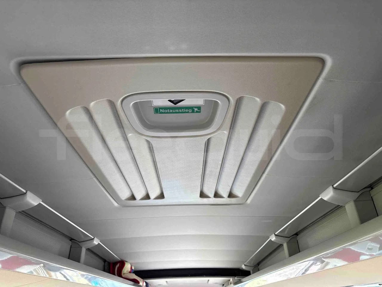 Setra S516 HD - EUR6 - 350kW - 13.115m - roof hatch 1