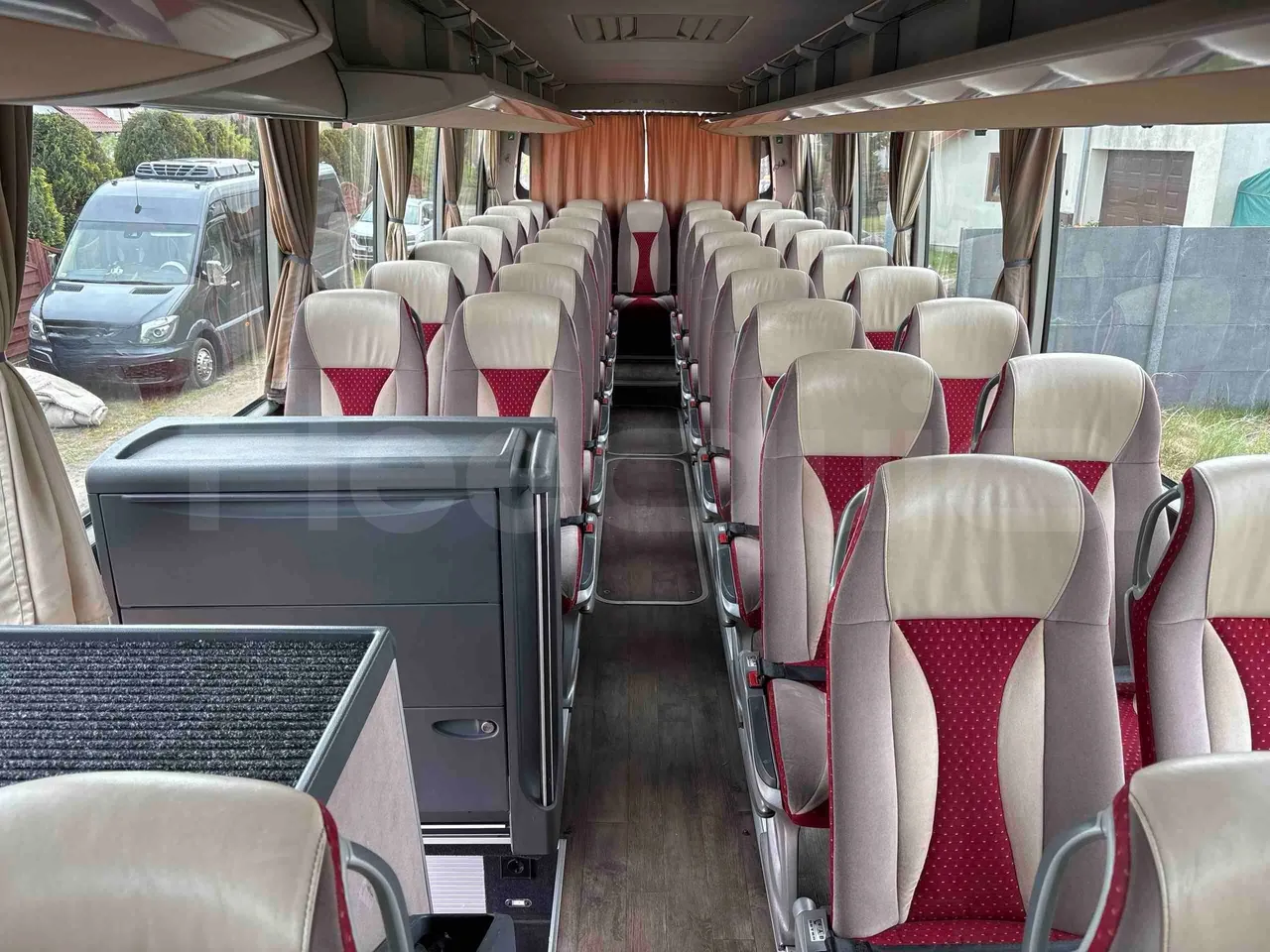 Setra S516 HD - EUR6 - 350kW - 13.115m - reverse view middle aisle