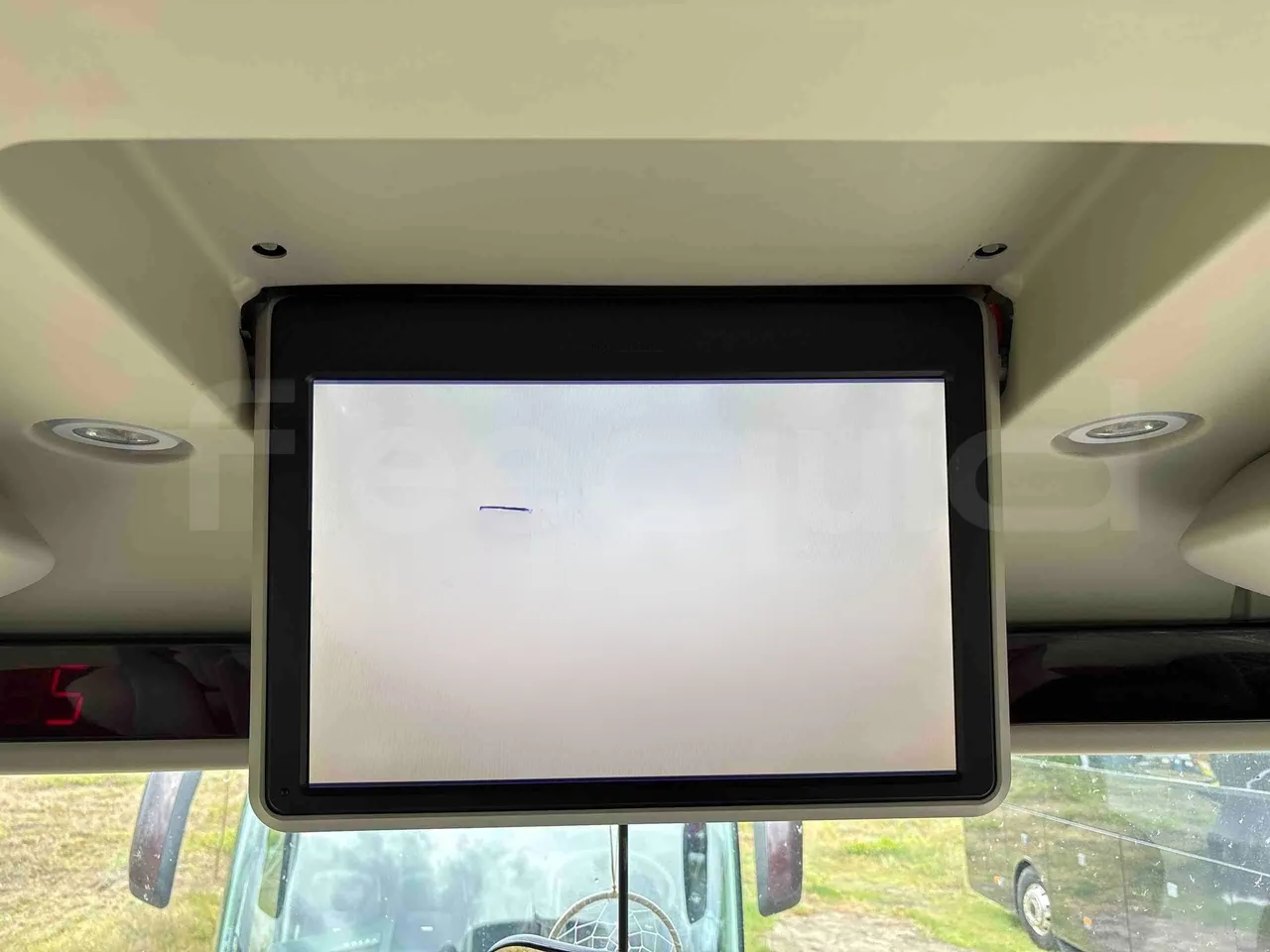 Setra S516 HD - EUR6 - 350kW - 13.115m - monitor detail photo