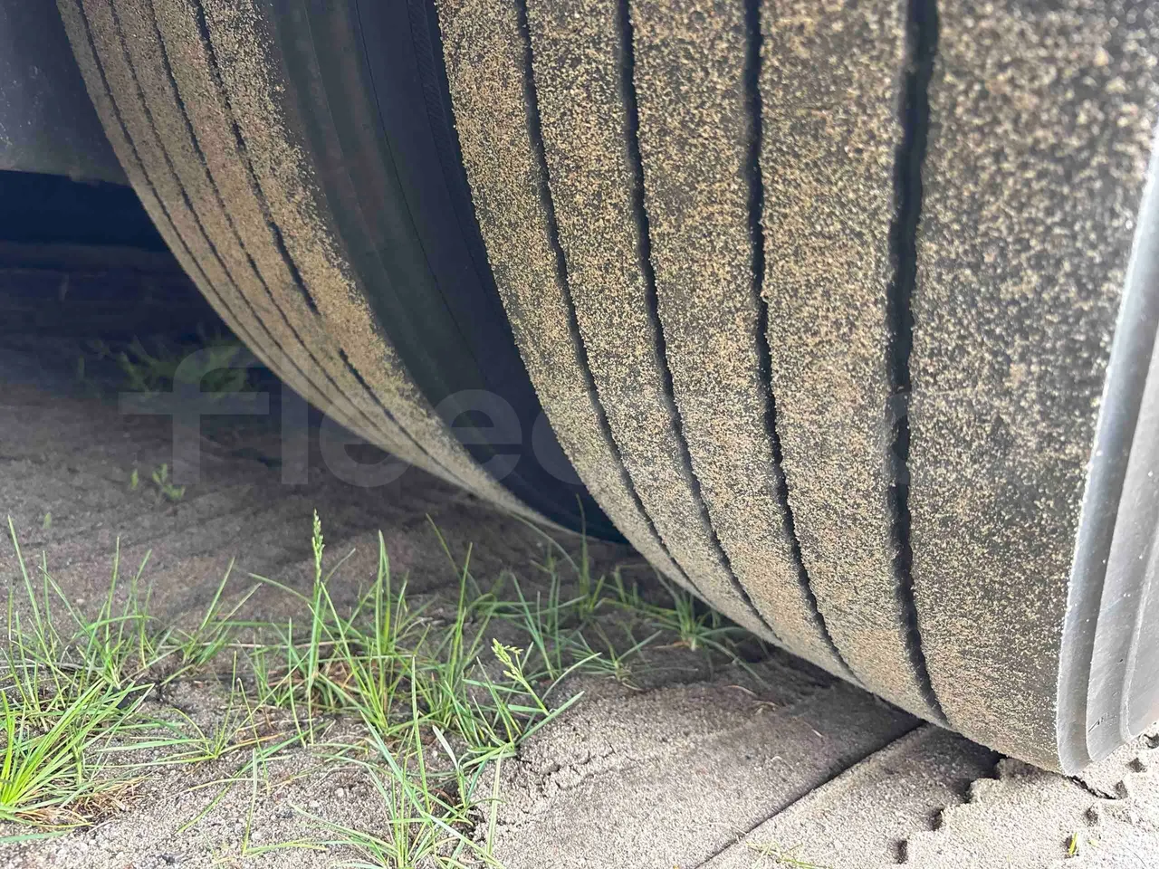 Setra S516 HD - EUR6 - 350kW - 13.115m - tread condition second axle tires left