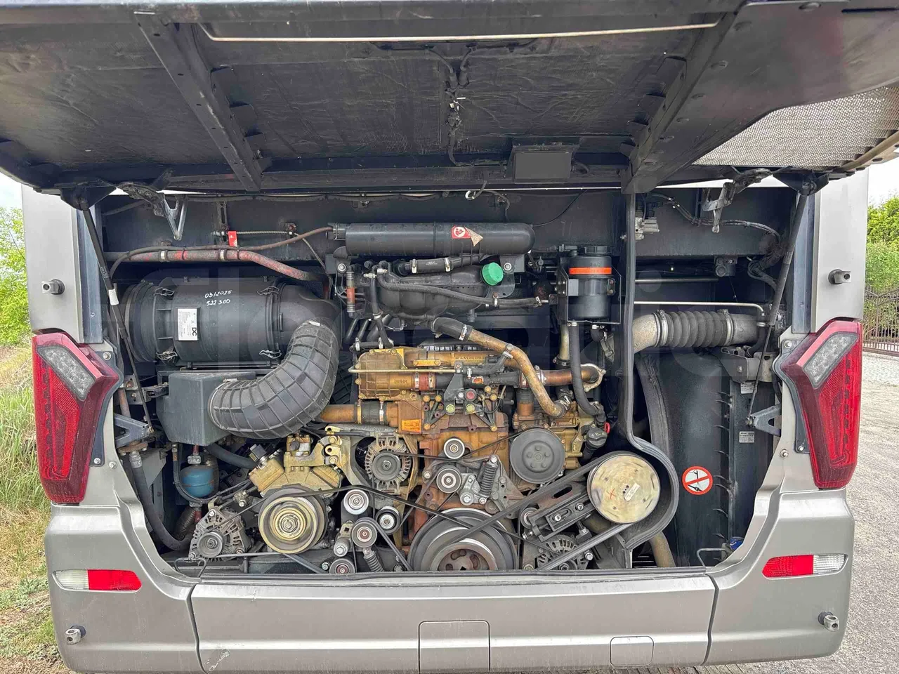 Setra S516 HD - EUR6 - 350kW - 13.115m - rear hatch open