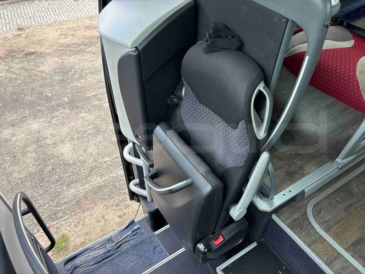 Setra S516 HD - EUR6 - 350kW - 13.115m - hostess seat photo