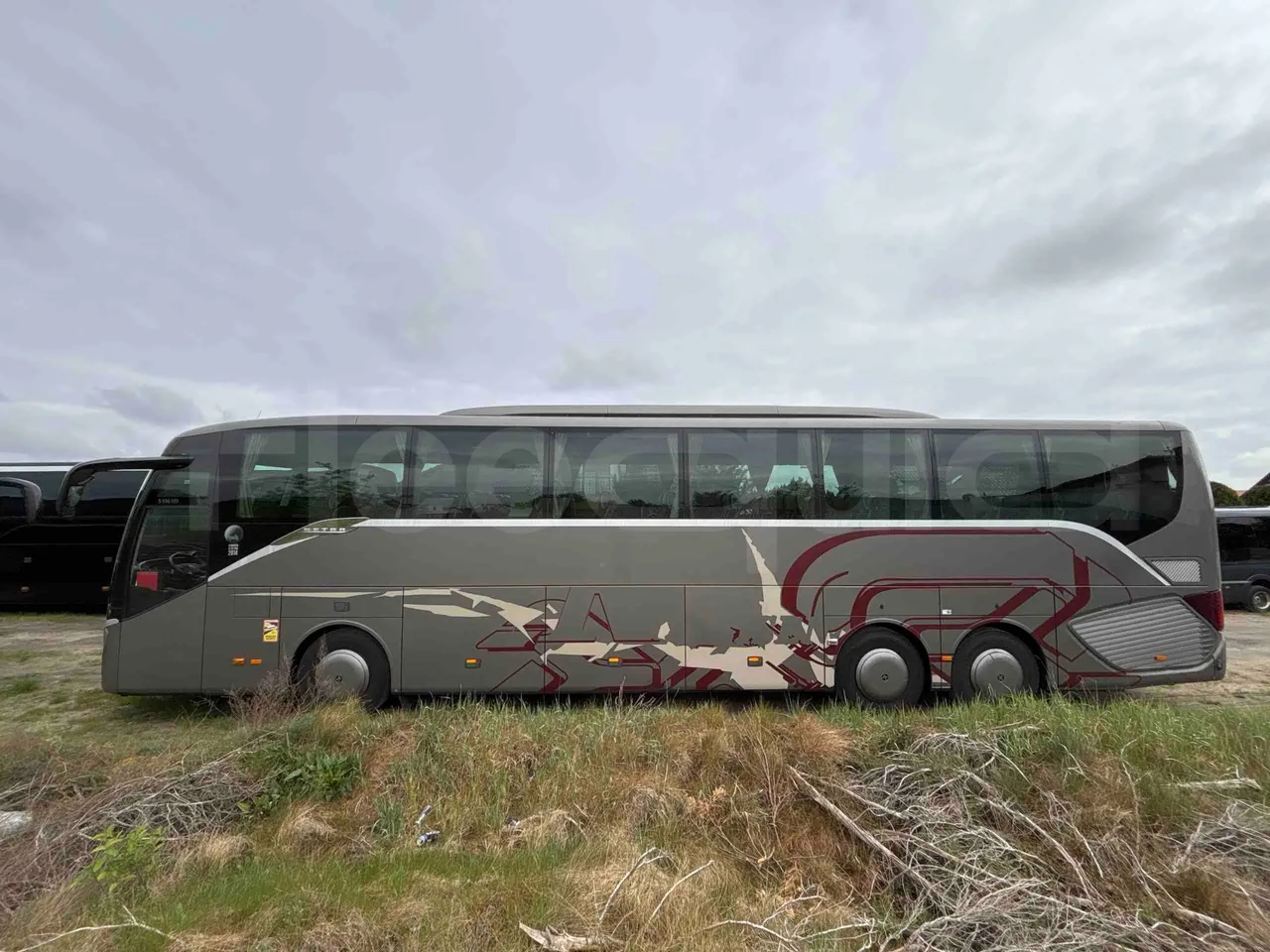 Setra S516 HD - EUR6 - 350kW - 13.115m - left side photo