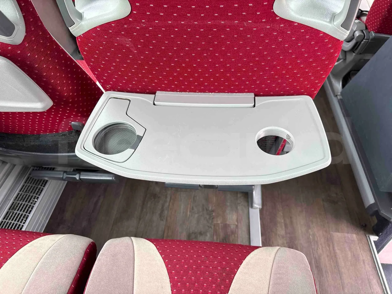Setra S516 HD - EUR6 - 350kW - 13.115m - table detail photo