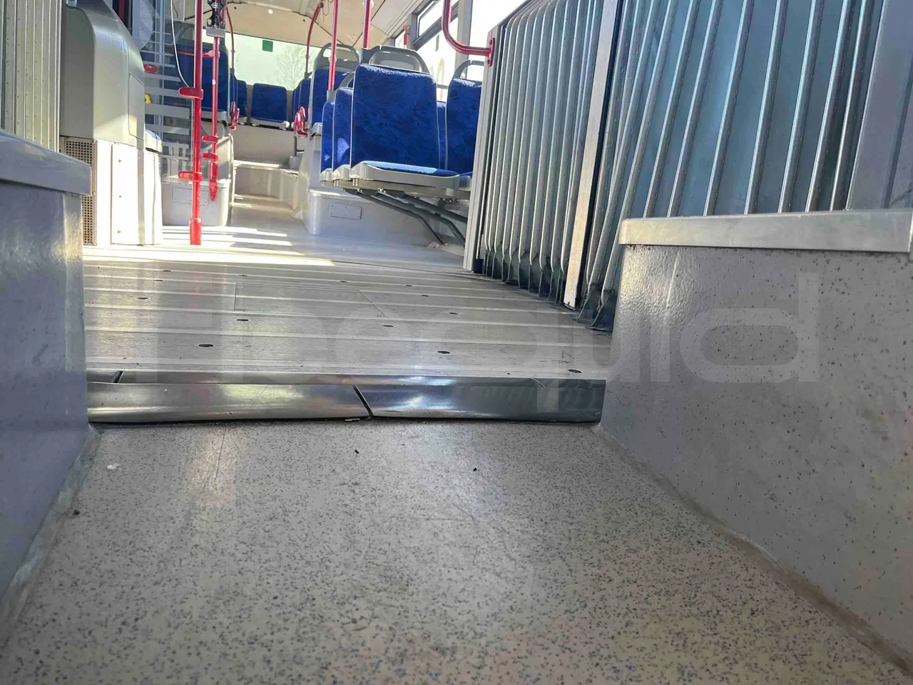 Mercedes-Benz Citaro O530G - Euro4 - 260kW - 17.940mt - seat brackets photo