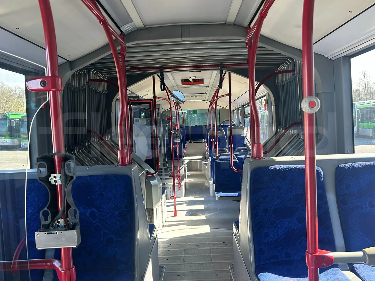 Mercedes-Benz Citaro O530G - Euro4 - 260kW - 17.940mt - reverse view middle aisle