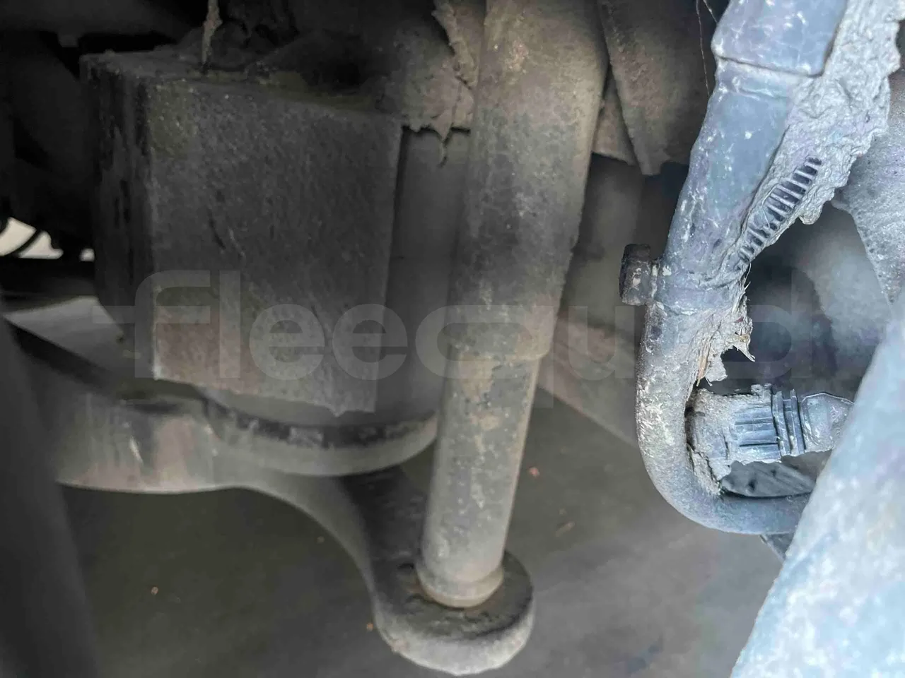 Mercedes-Benz Citaro O530G - Euro4 - 260kW - 17.940mt - axle 2 shock absorbers 1 right
