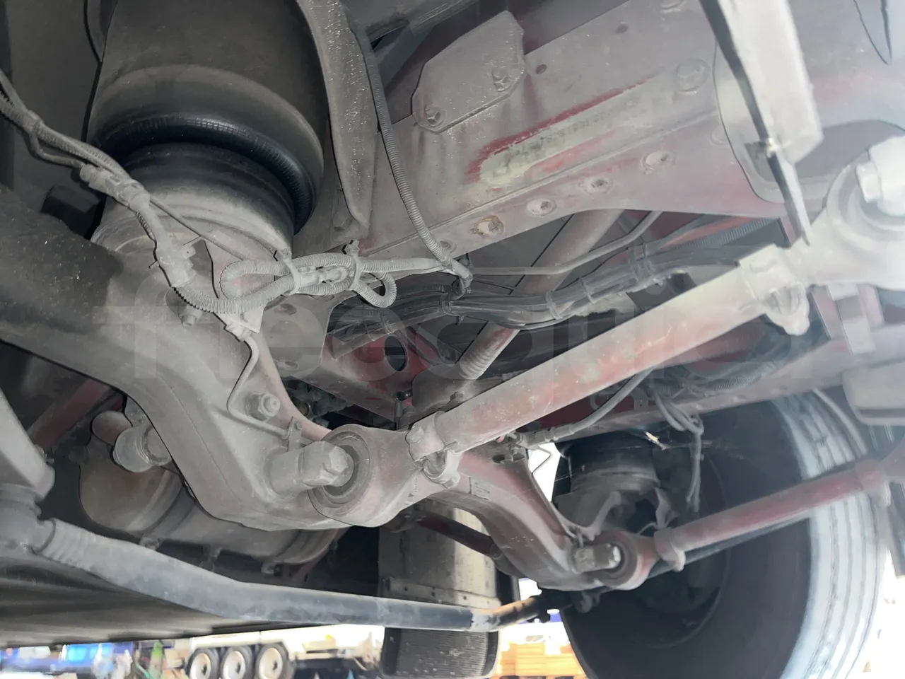 Irisbus Eurorider C-43 -EUR3- 316kW -12m - front shock absorbers right