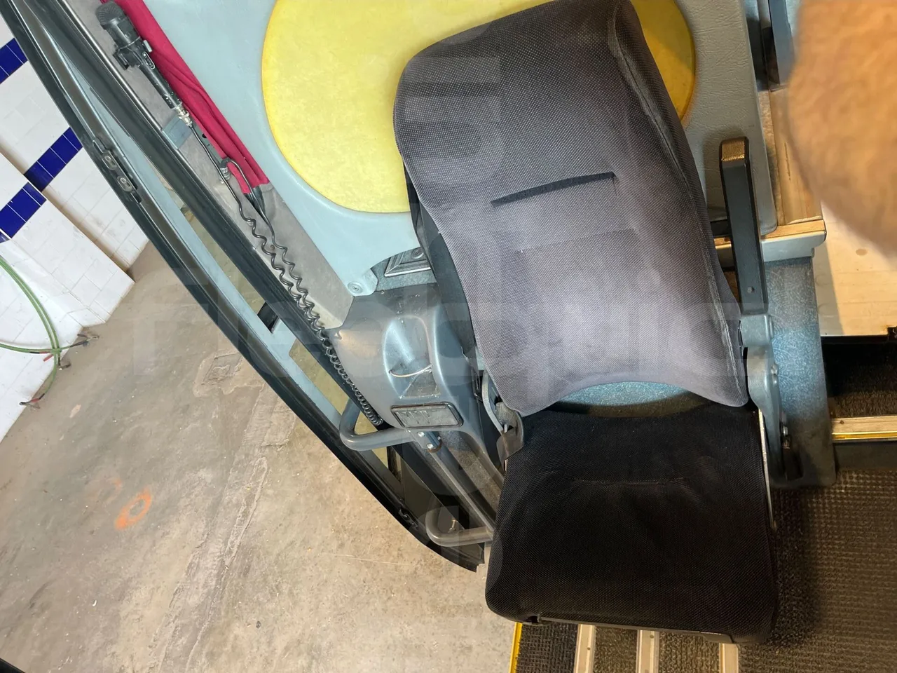 Irisbus Eurorider C-43 -EUR3- 316kW -12m - hostess seat photo