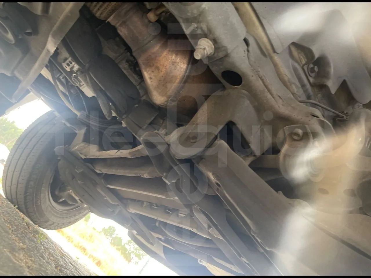 Mercedes-Benz Sprinter 906BB50 - Euro6 -7,36m - 140kw - front shock absorbers left