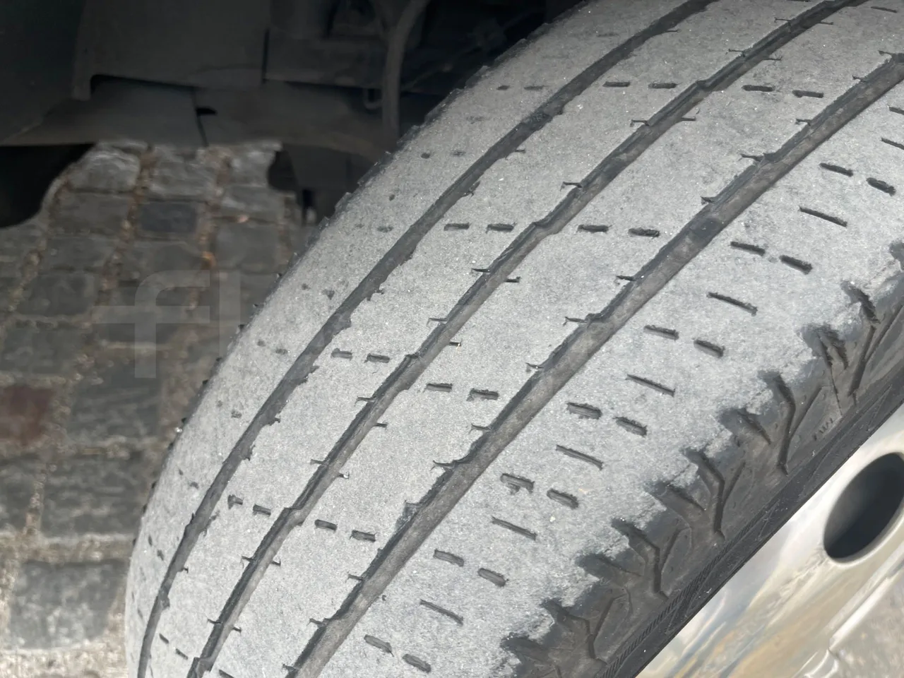 Mercedes-Benz Sprinter 906BB50 - Euro6 -7,36m - 140kw - front left tire measurements