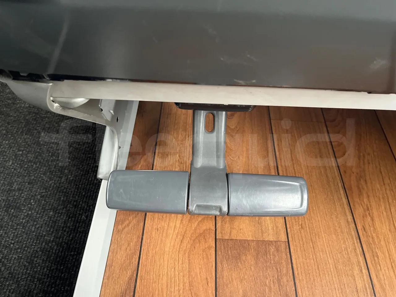 Mercedes-Benz Tourismo RHD-DG3AKAA - Euro6 -315kW -12.140mt - footrest detail photo