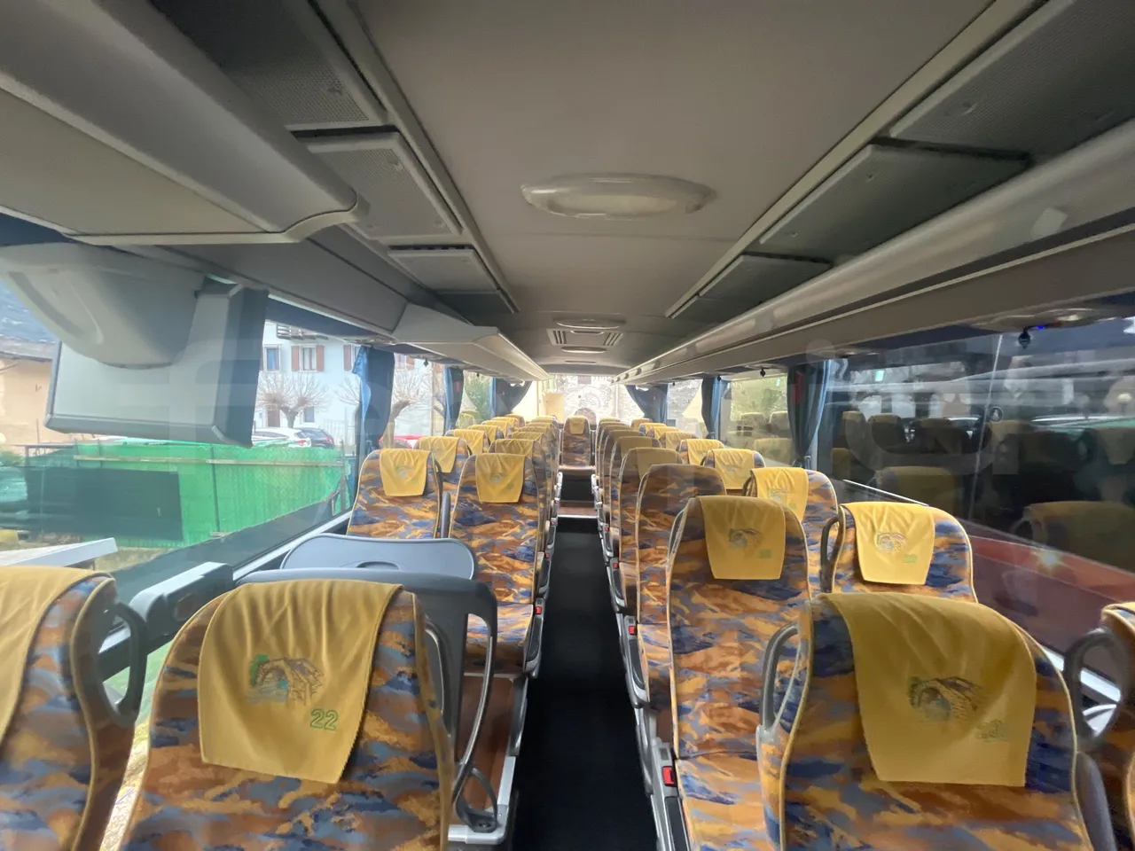 Mercedes-Benz Tourismo RHD-DG3AKAA - Euro6 -315kW -12.140mt - reverse view middle aisle