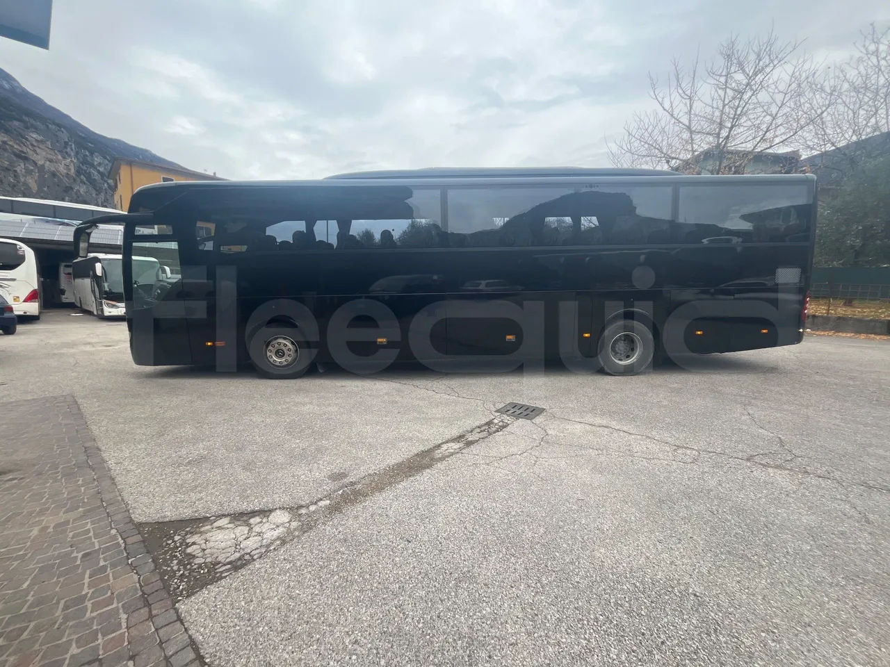 Mercedes-Benz Tourismo RHD-DG3AKAA - Euro6 -315kW -12.140mt - left side photo