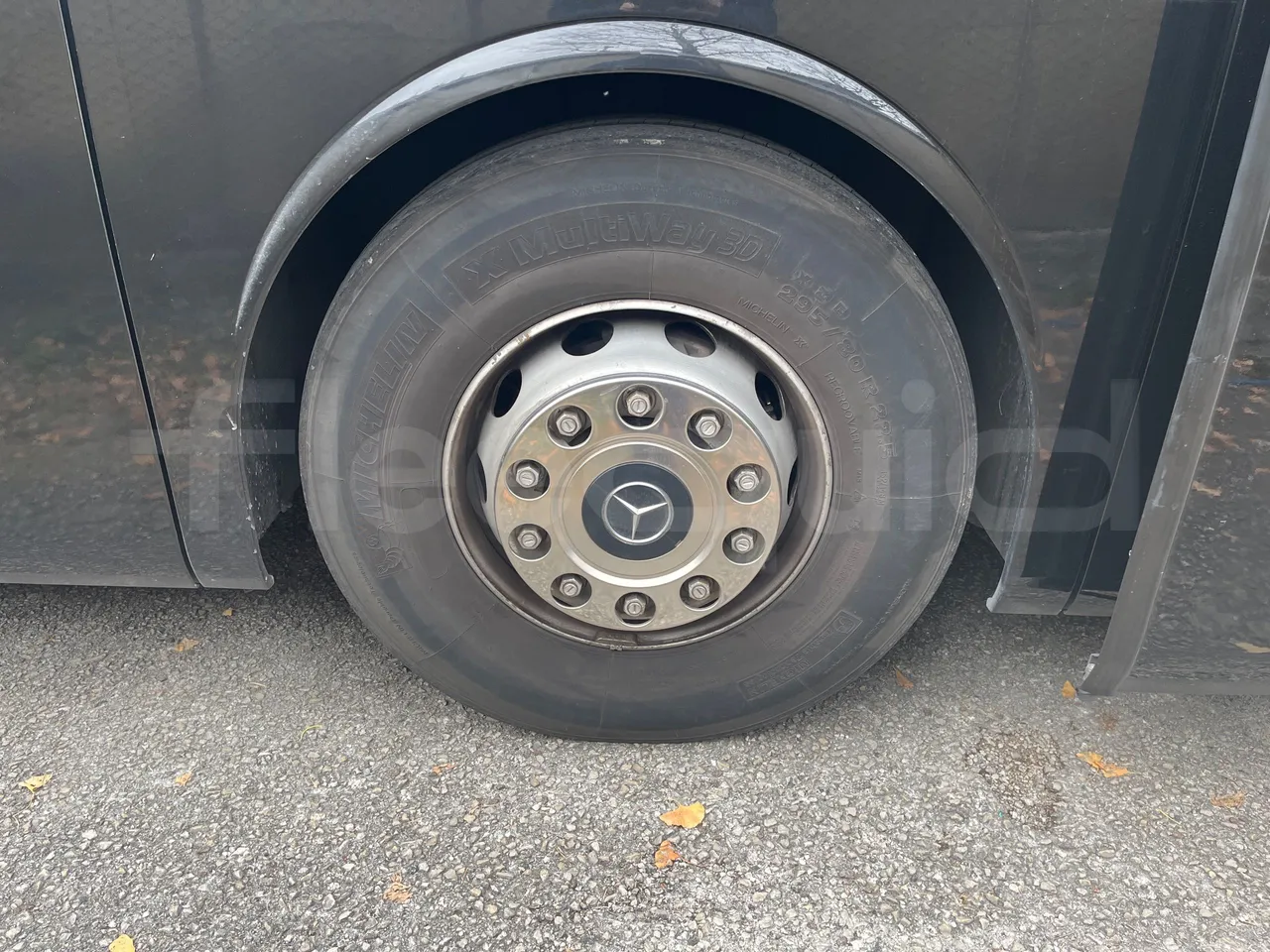 Mercedes-Benz Tourismo RHD-DG3AKAA - Euro6 -315kW -12.140mt - front left tire measurements