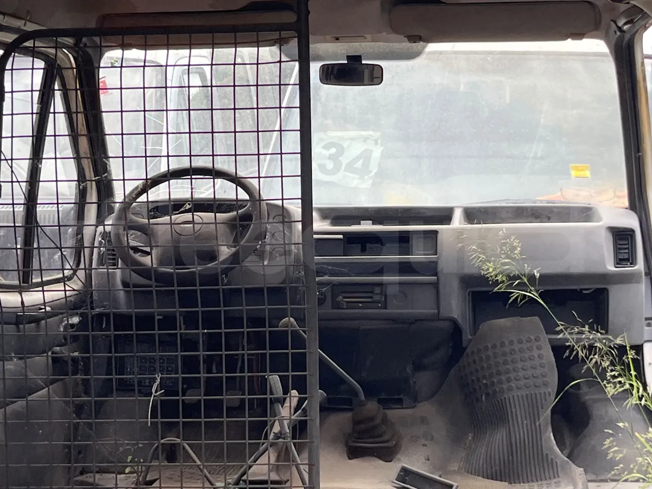 Ford Transit 150S/ Euro 1 - 59 Kw - 4,616 Mt - steering wheel photo
