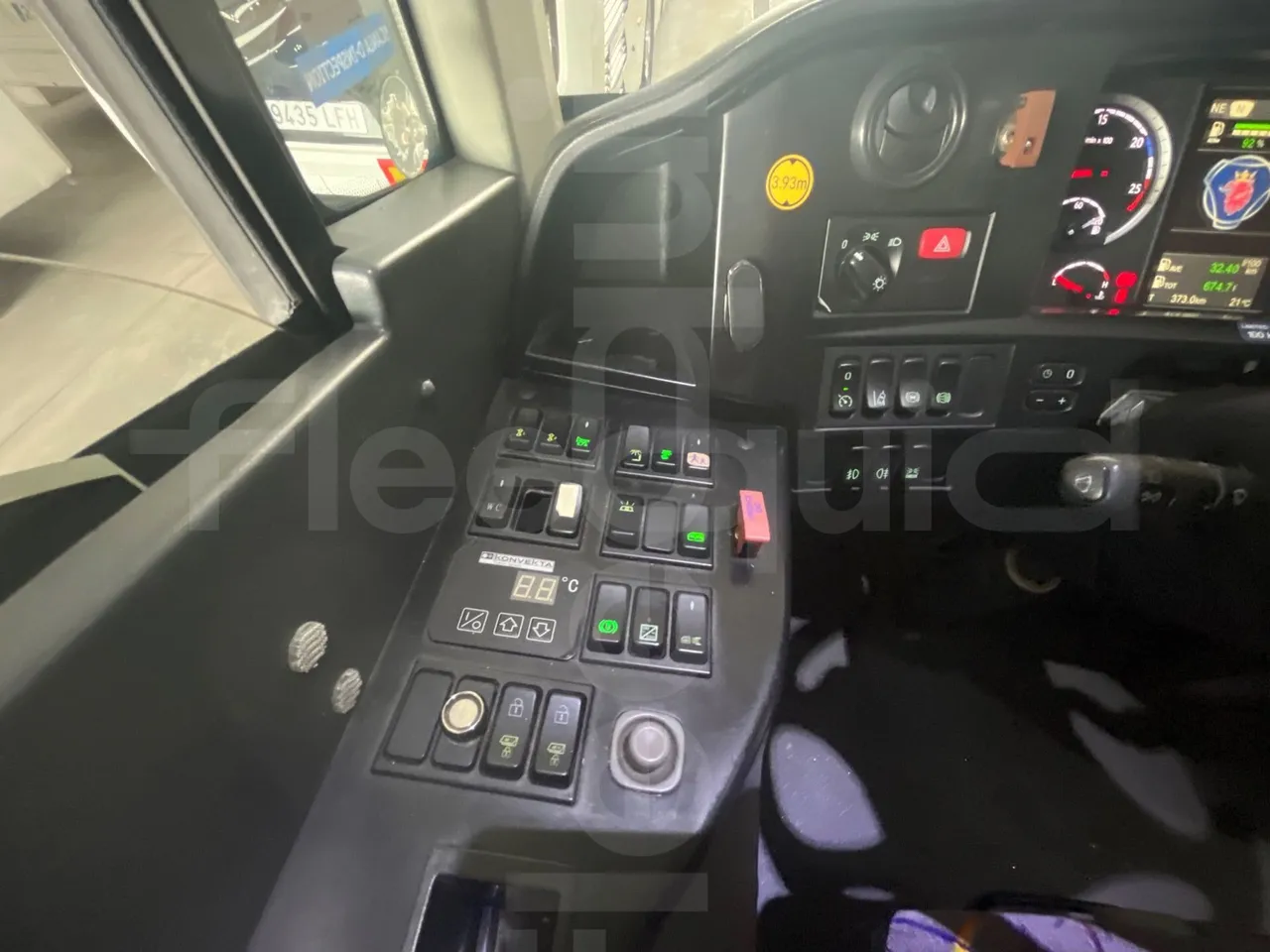 Scania Touring HD 3A8T33A - EUR6 - 331kW - 13.7m - command unit indicators