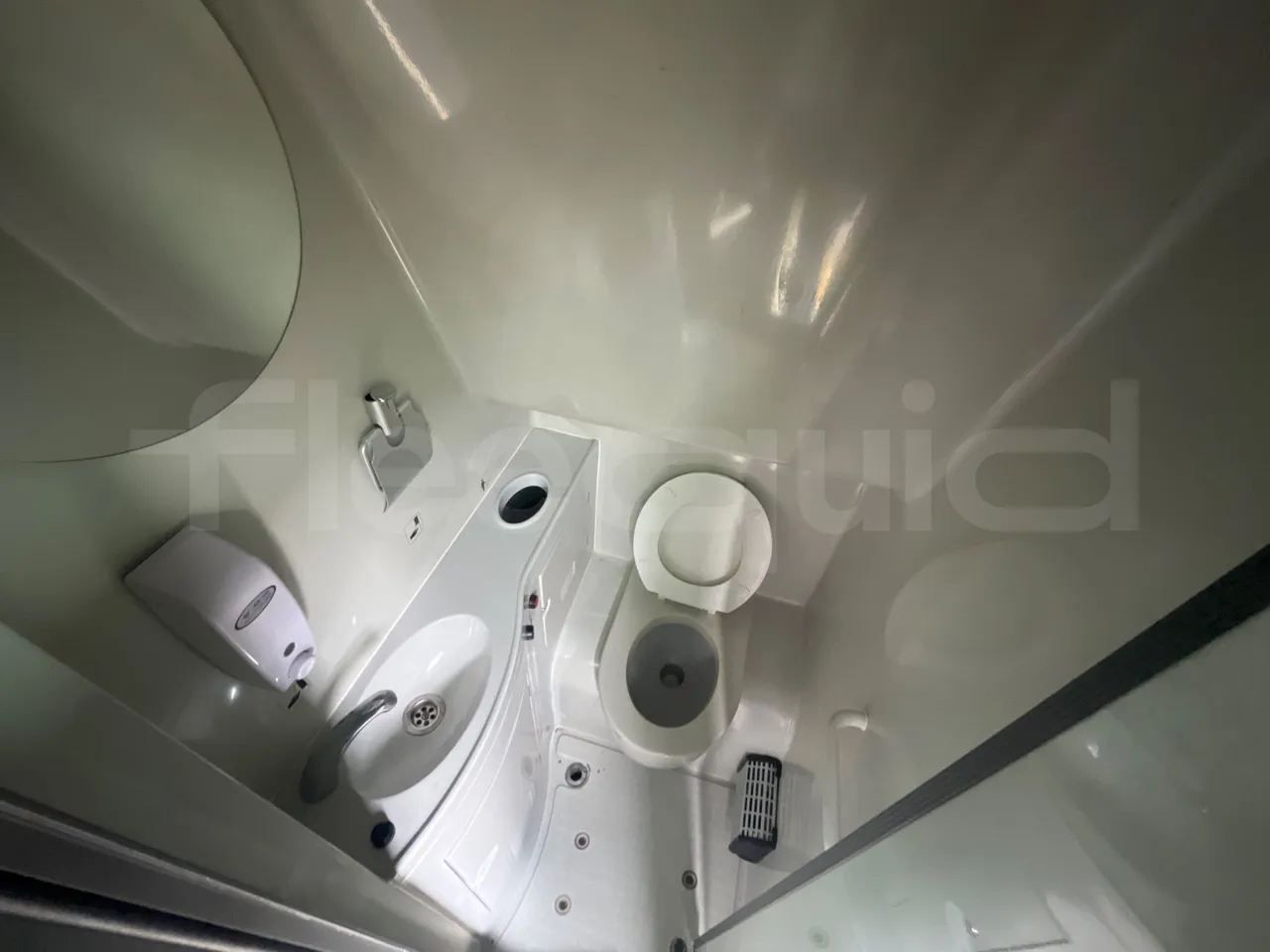 Scania Touring HD 3A8T33A - EUR6 - 331kW - 13.7m - toilette accessories photo