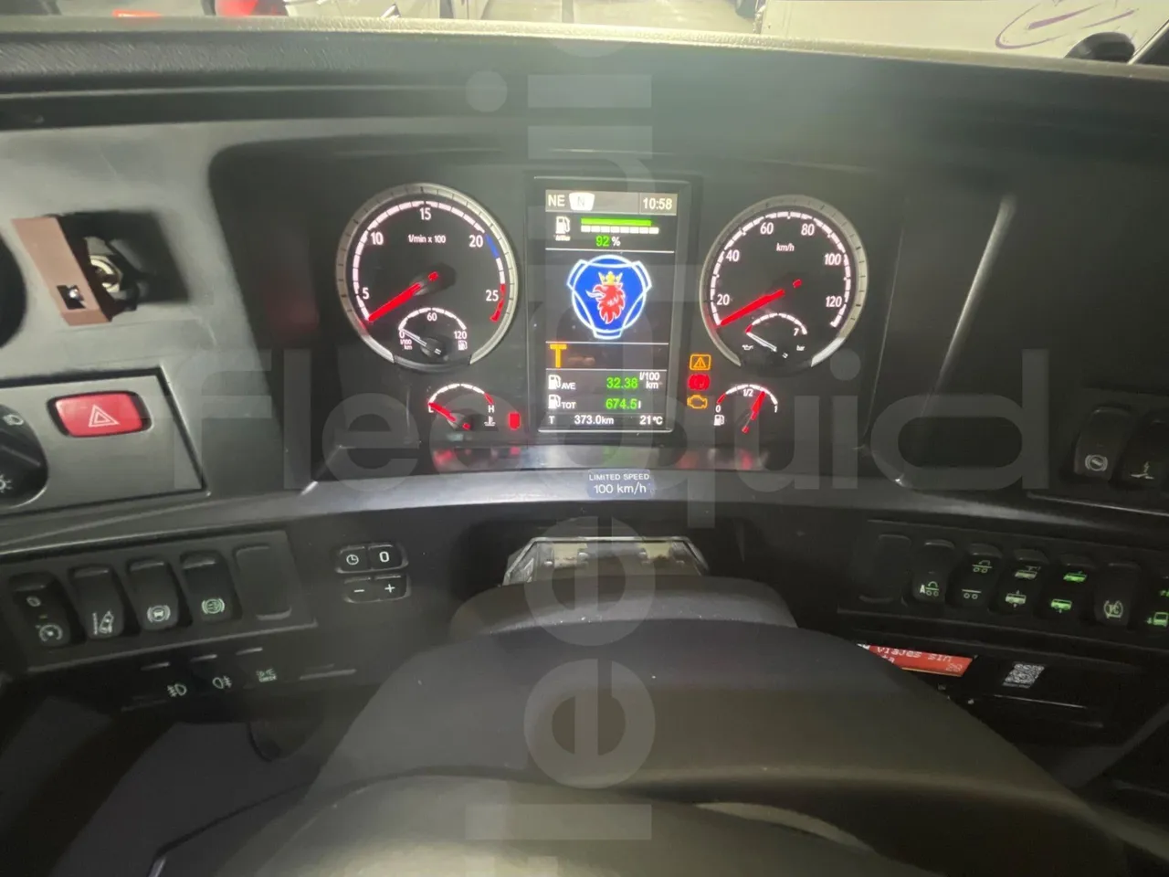 Scania Touring HD 3A8T33A - EUR6 - 331kW - 13.7m - dashboard lights on