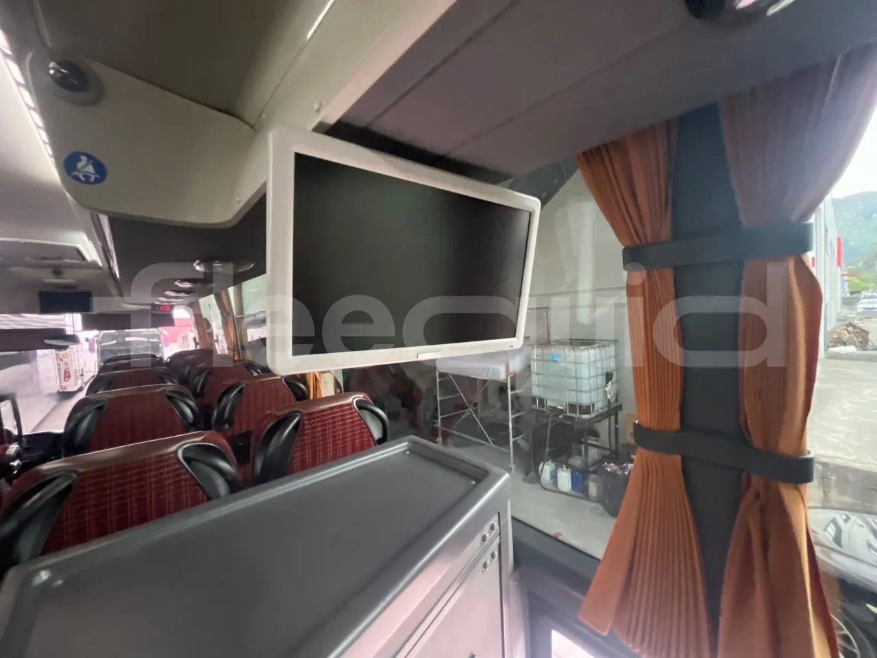 Scania Touring HD 3A8T33A - EUR6 - 331kW - 13.7m - monitor detail photo
