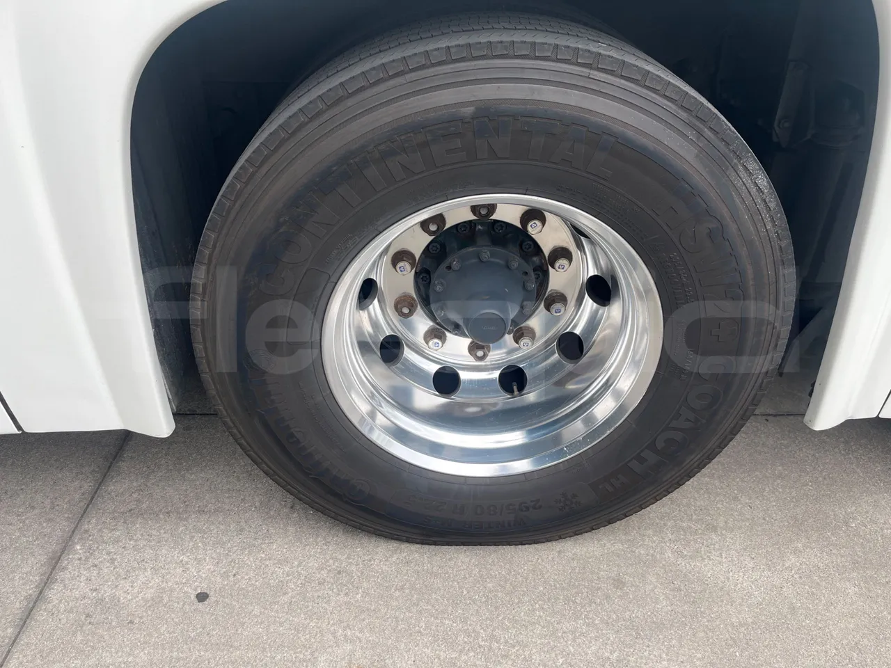 Scania Touring HD 3A8T33A - EUR6 - 331kW - 13.7m - tread condition front tires left