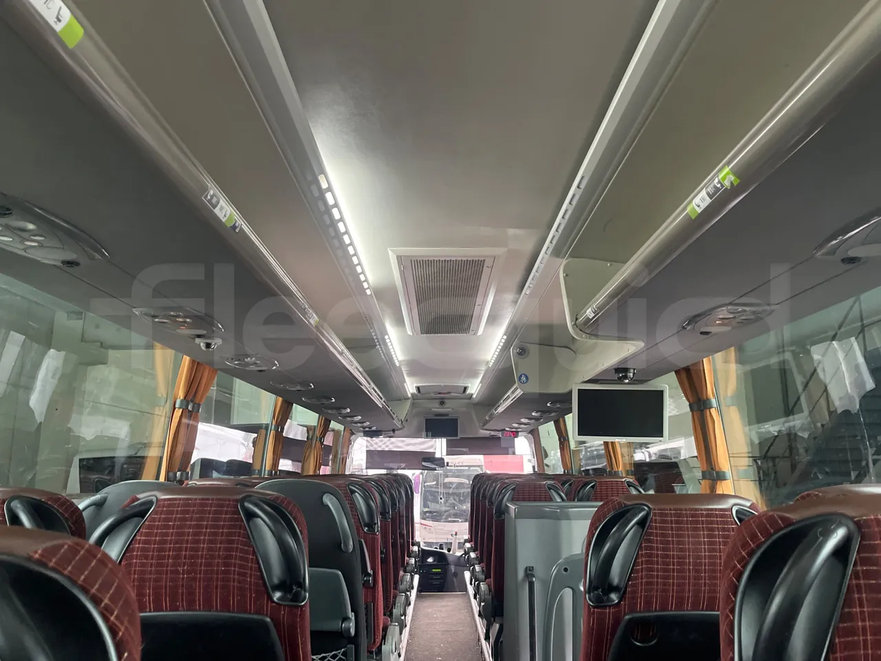 Scania Touring HD 3A8T33A - EUR6 - 331kW - 13.7m - overhead compartments photo