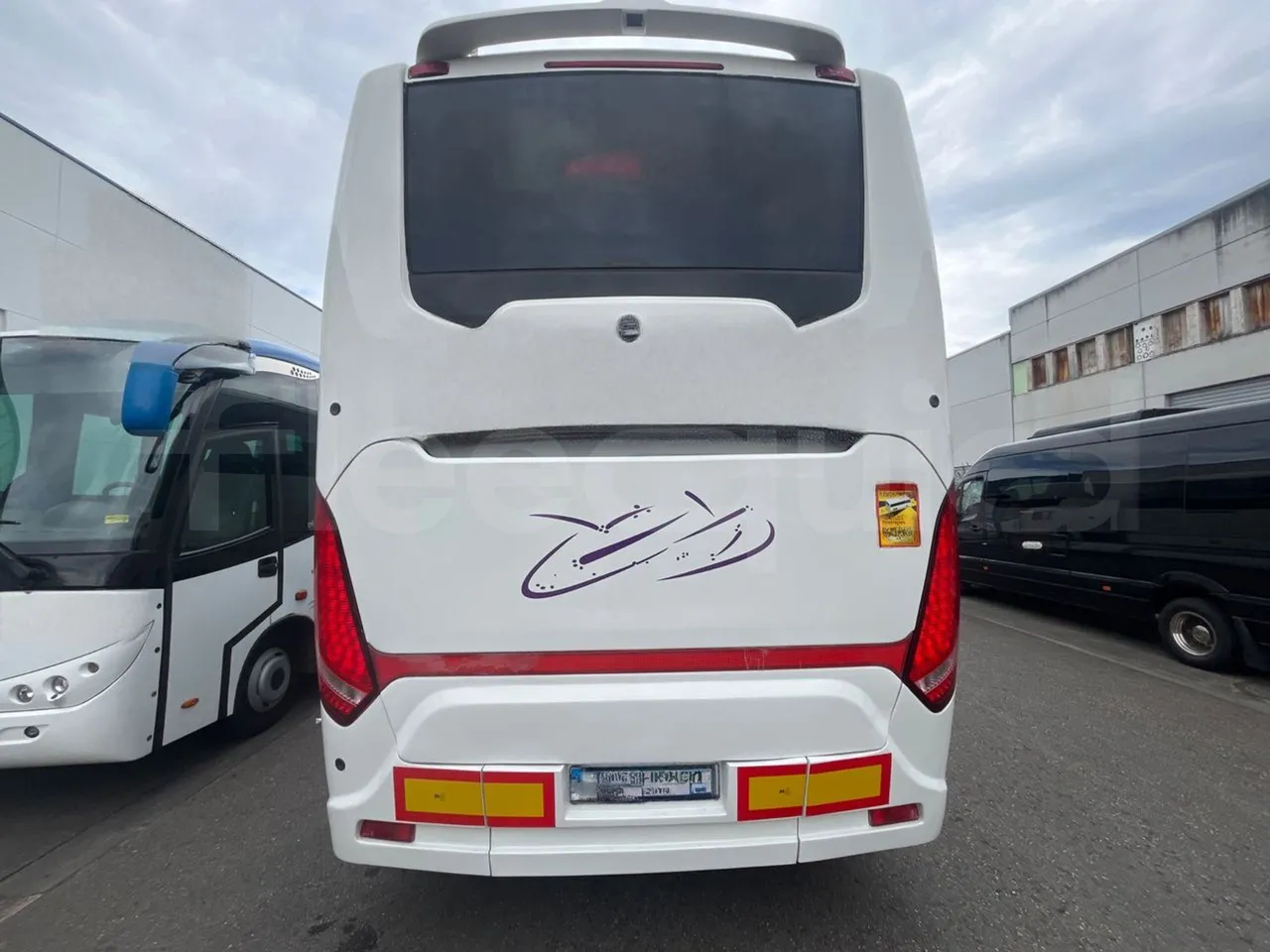 Scania Touring HD 3A8T33A - EUR6 - 331kW - 13.7m - rear hatch closed