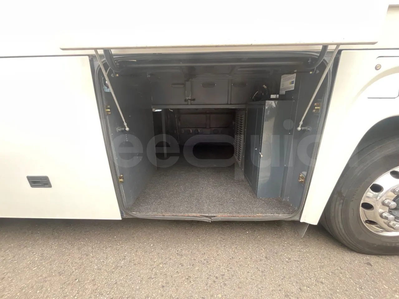 Scania Touring HD 3A8T33A - EUR6 - 331kW - 13.7m - turntable external (18m)