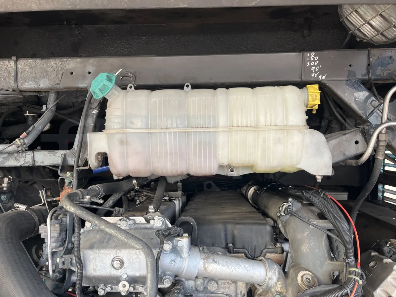 Beulas Man Glory B3RJ - Euro6 - 338kW - 14.600mt - engine plate photo