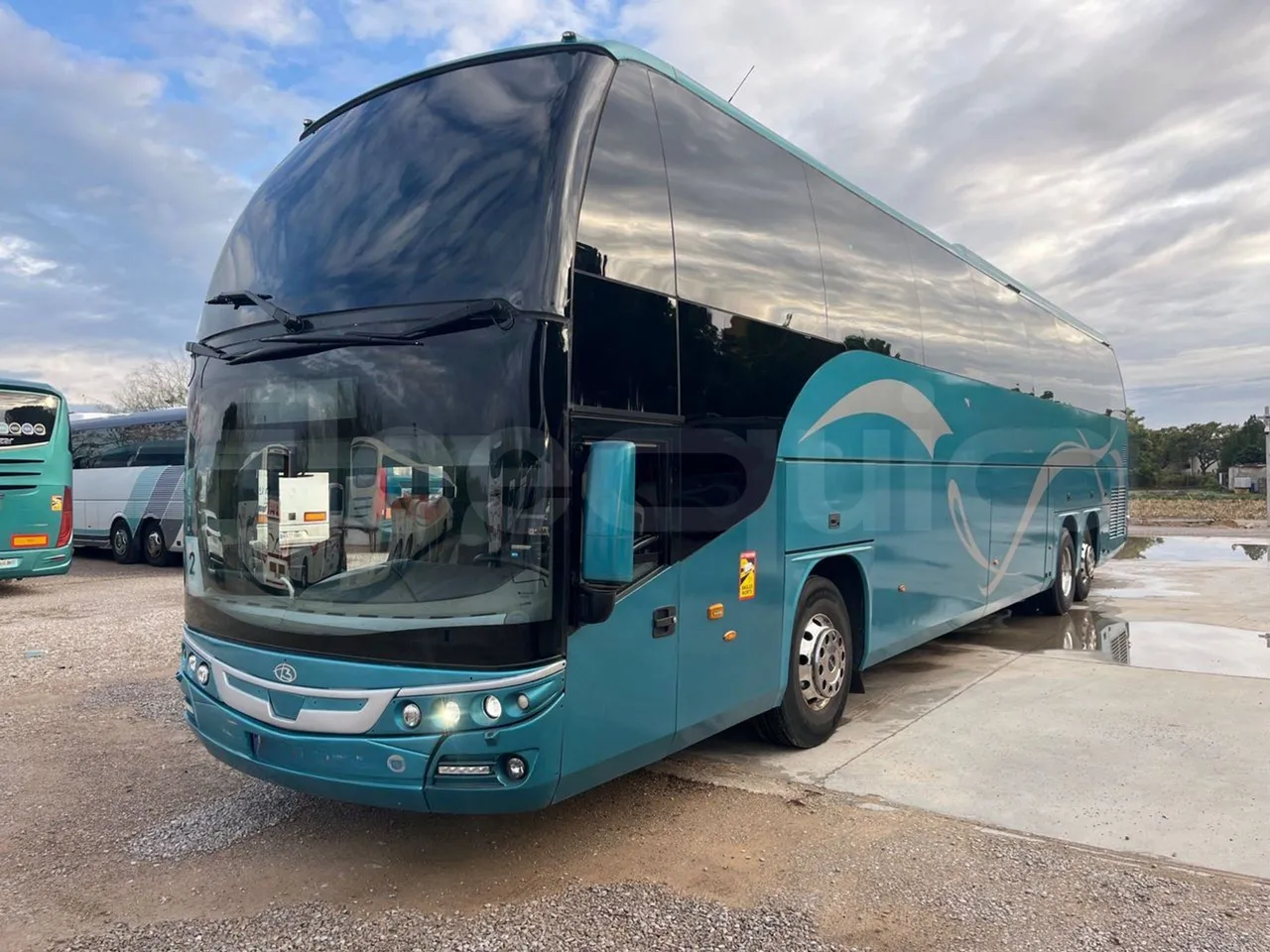 Beulas Man Glory B3RJ - Euro6 - 338kW - 14.600mt - 3/4 front left
