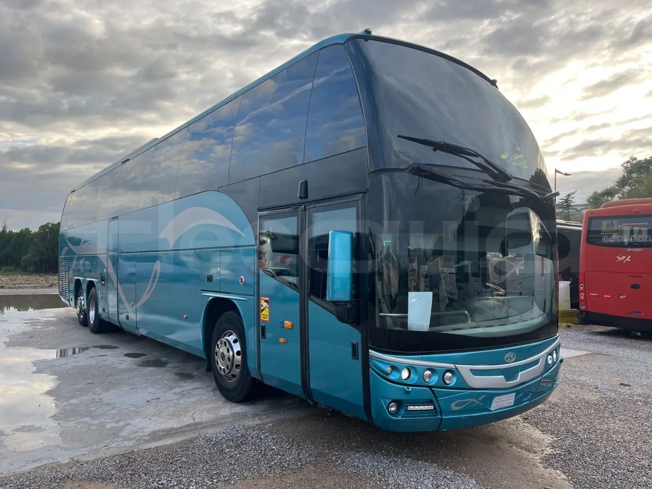 Beulas Man Glory B3RJ - Euro6 - 338kW - 14.600mt - 3/4 front right doors