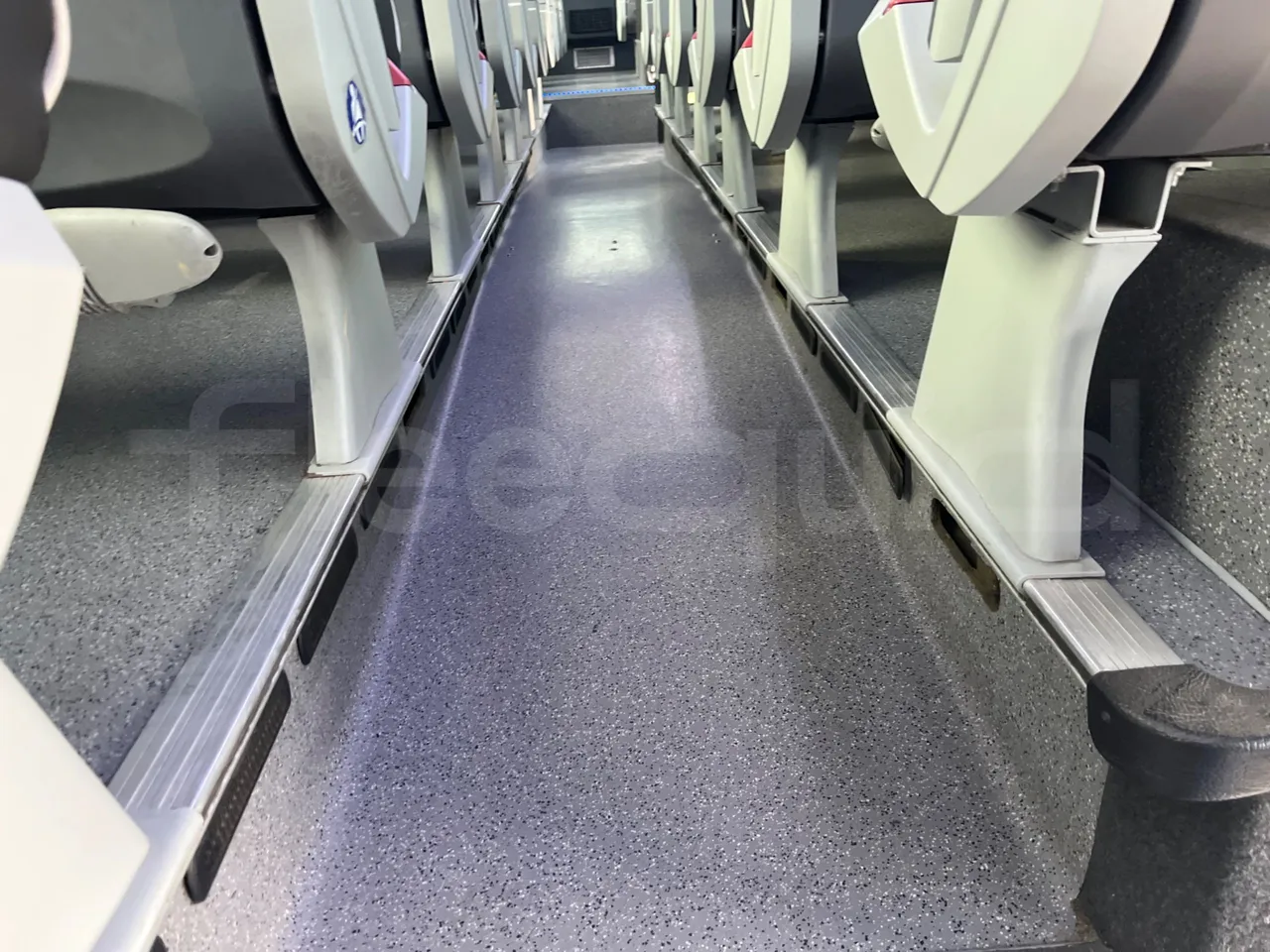 Beulas Man Glory B3RJ - Euro6 - 338kW - 14.600mt - seat brackets photo