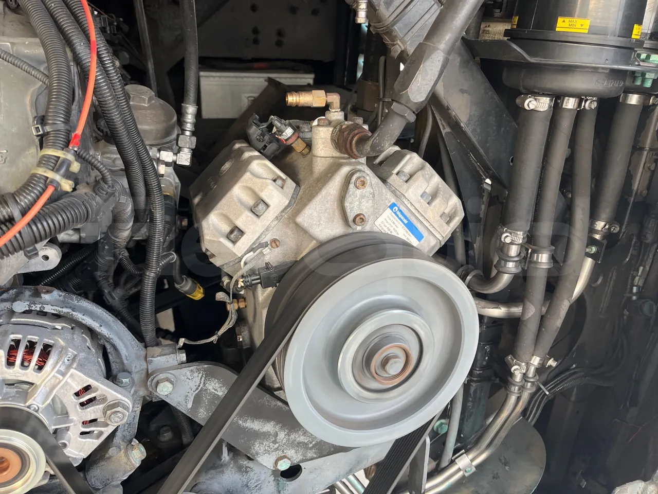 Beulas Man Glory B3RJ - Euro6 - 338kW - 14.600mt - air conditioning compressor