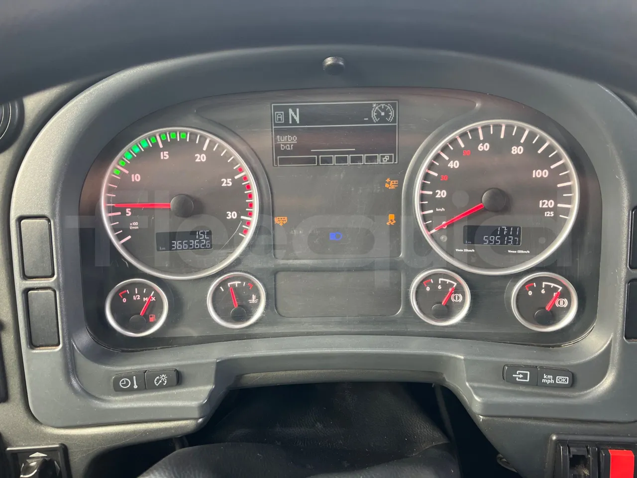 Beulas Man Glory B3RJ - Euro6 - 338kW - 14.600mt - dashboard lights on