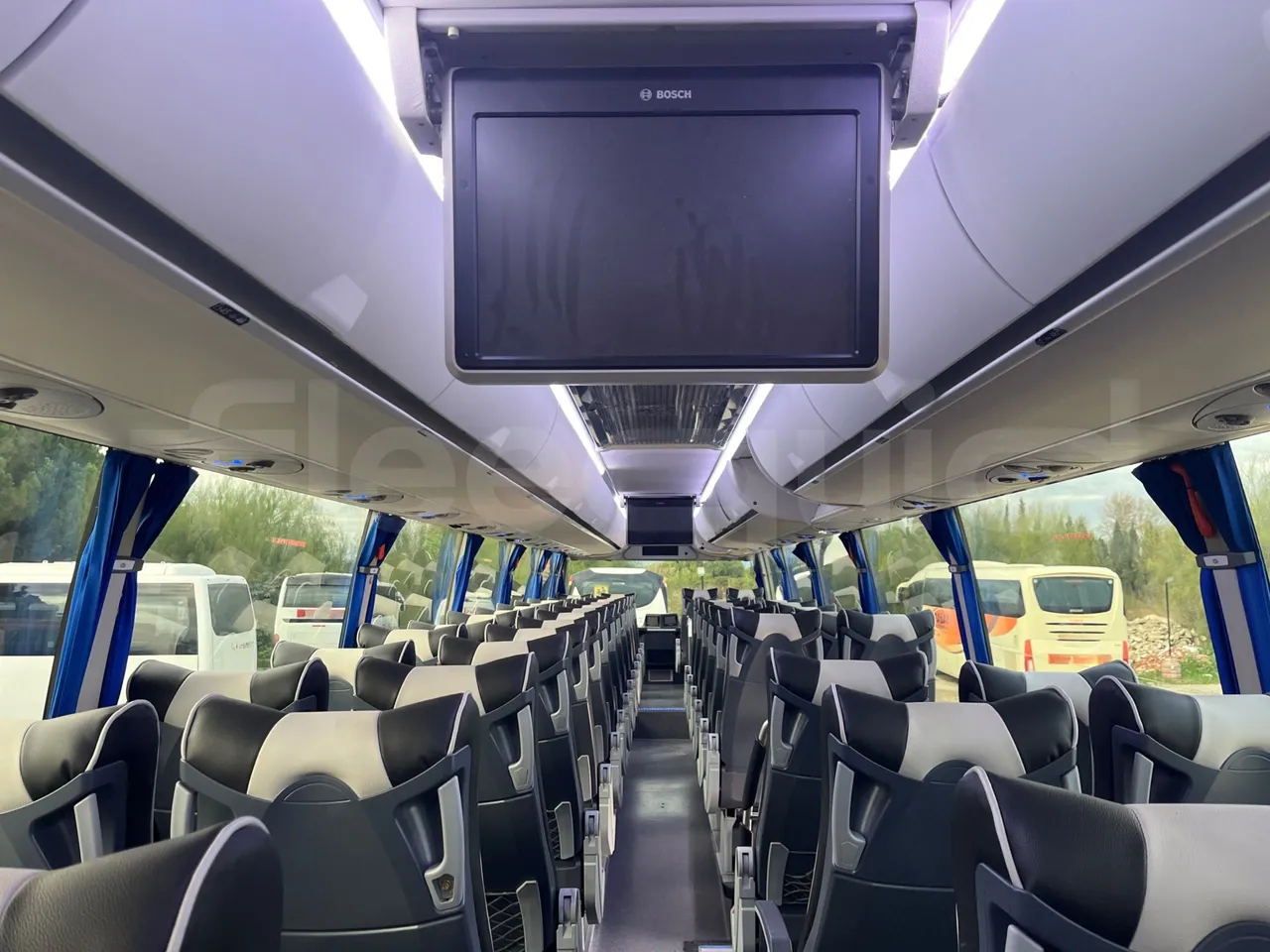 Beulas Man Glory B3RJ - Euro6 - 338kW - 14.600mt - monitor detail photo