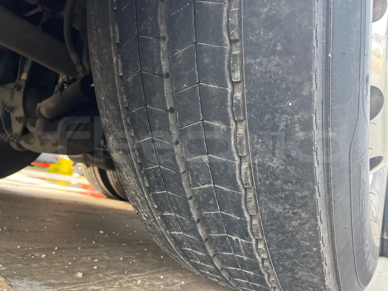 Beulas Man Glory B3RJ - Euro6 - 338kW - 14.600mt - tread condition third axle tires left