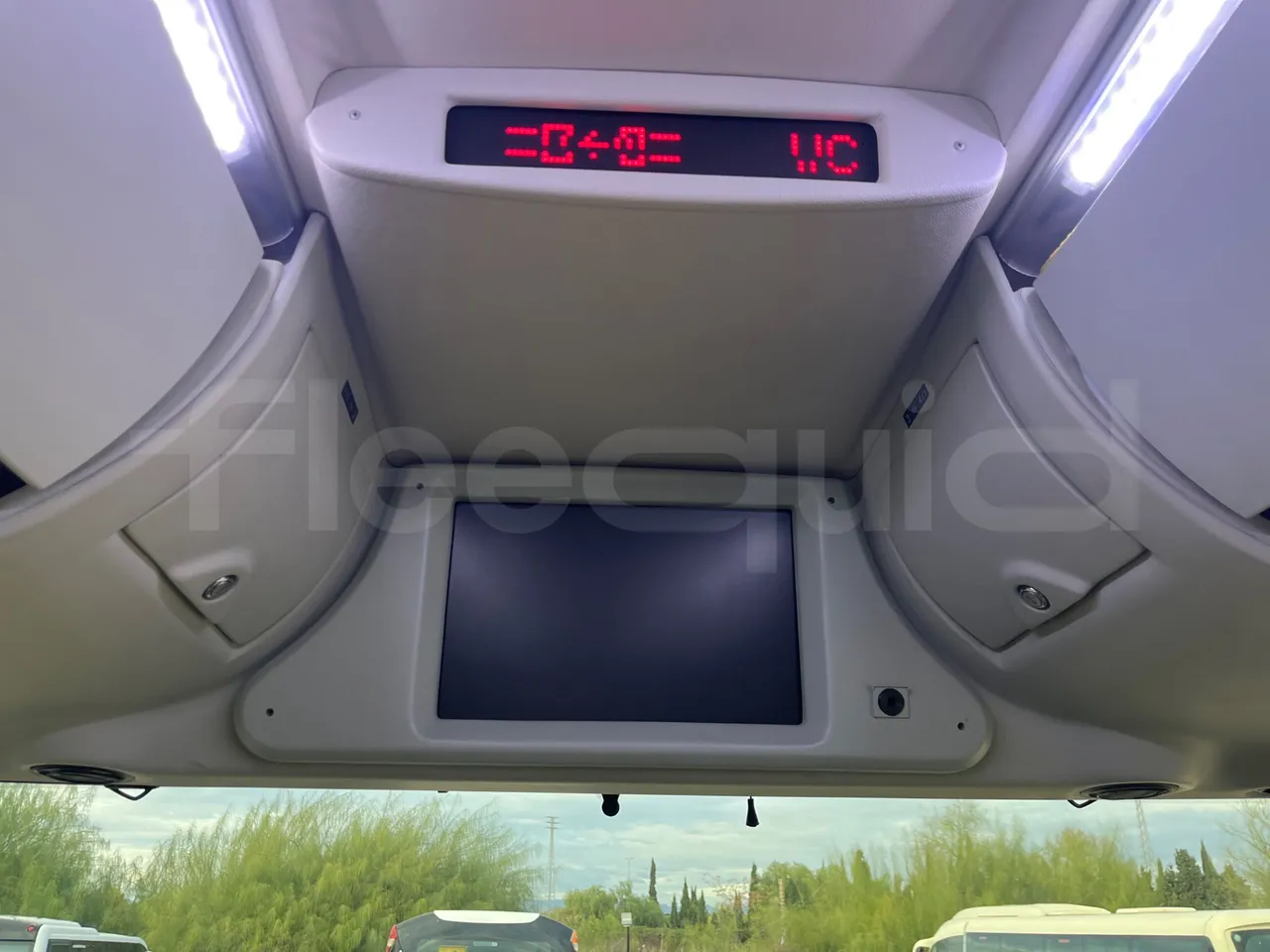 Beulas Man Glory B3RJ - Euro6 - 338kW - 14.600mt - overhead compartments photo