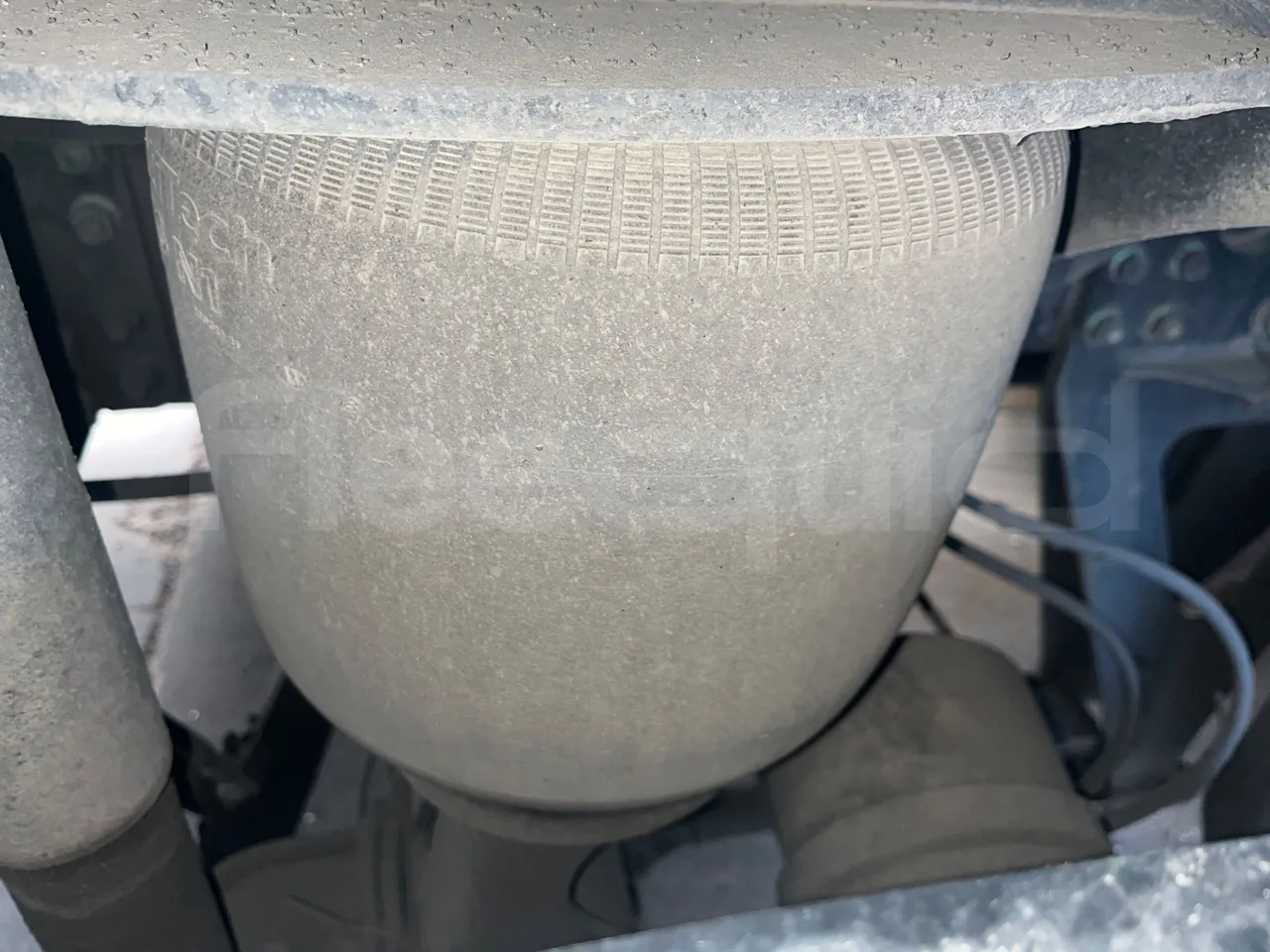 Beulas Man Glory B3RJ - Euro6 - 338kW - 14.600mt - axel 3 shock absorbers 2 left